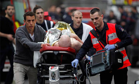 Un sospechoso del ataque a Charlie Hebdo se entrega a la policía